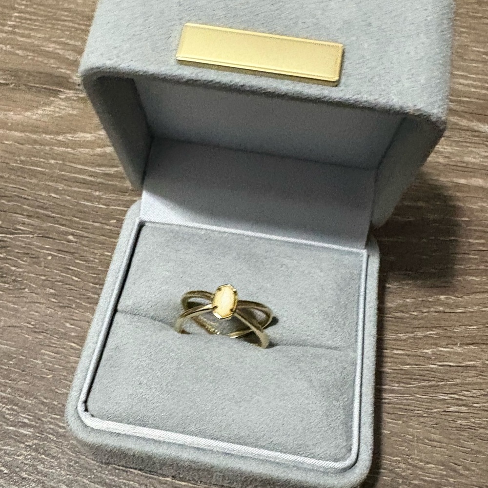 Kendra Scott Gold Tone Oval Stone Split-Shank Ring with Yellow Stone